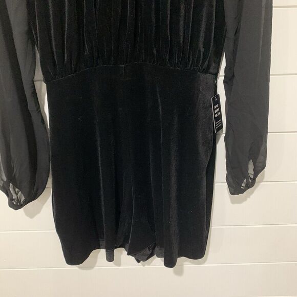 Express | Romper Shorts Long Sleeve Velvet Holiday Black NWT- Size Medium - Picture 3 of 11